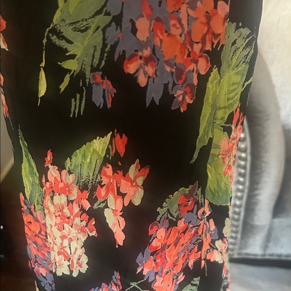 Asymmetrical Floral Skirt in Black and Pink w/lace around the bottom. - Picture 5 of 7